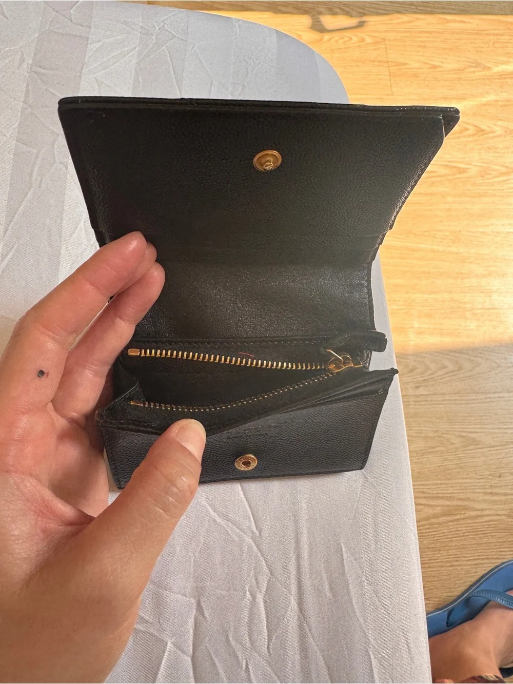 Saint Laurent Black Quilted Leather Card Case with Gold YSL Emblem - Picture 4 of 7